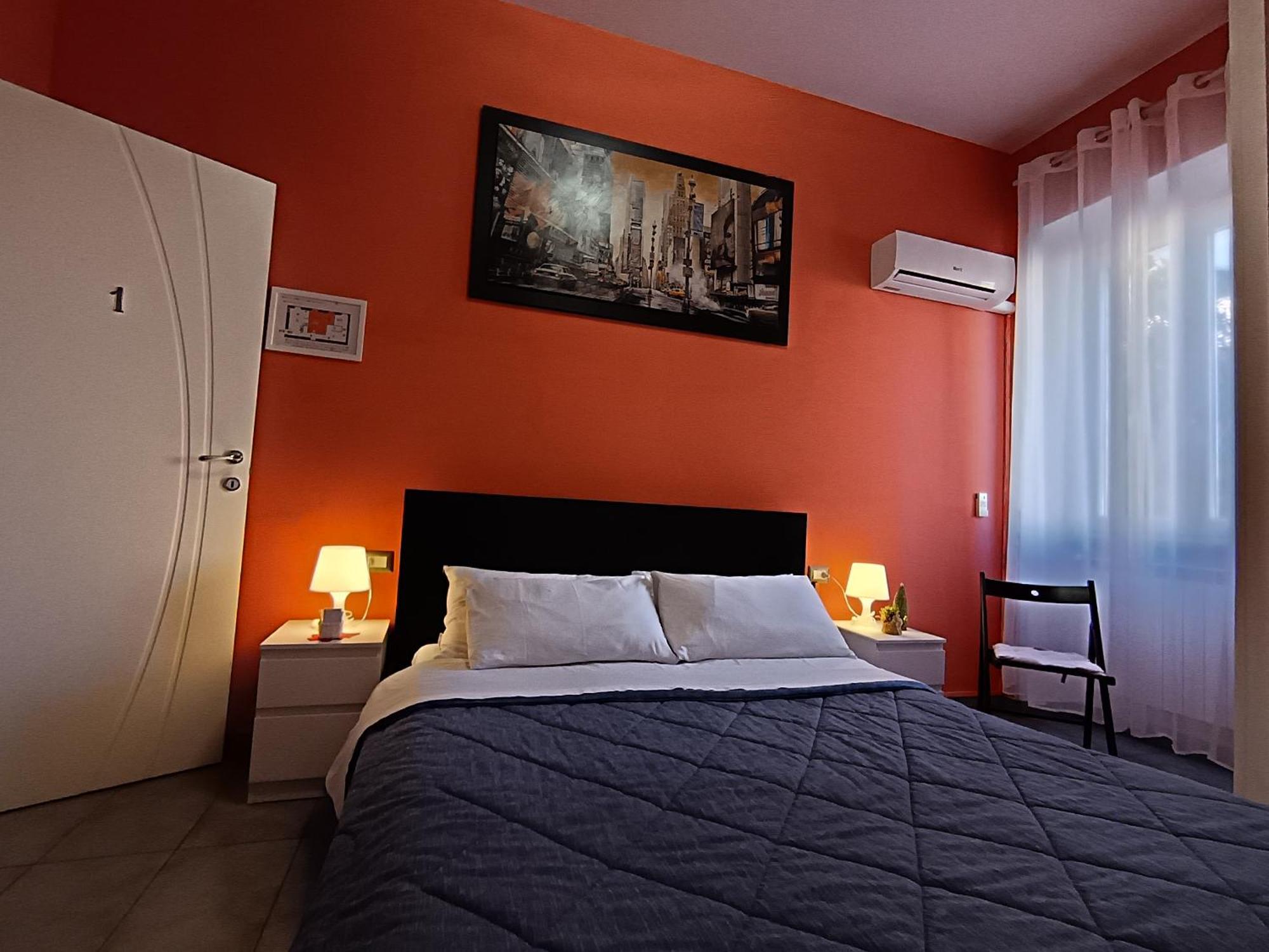Adriatic Room 50 M Dalla Stazione Ferroviaria Di Ciampino E Dalla Navetta Aeroportuale Dış mekan fotoğraf