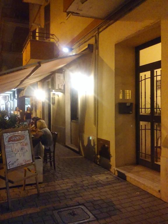 Adriatic Room 50 M Dalla Stazione Ferroviaria Di Ciampino E Dalla Navetta Aeroportuale Dış mekan fotoğraf